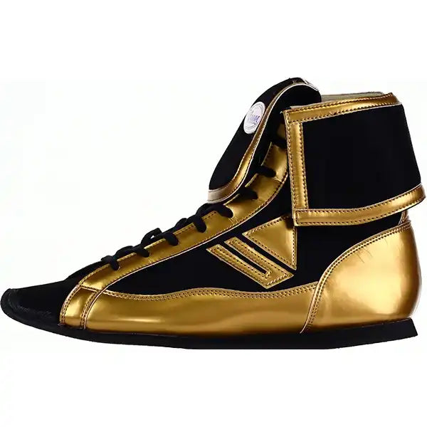 Winning RS-003 black-and-gold boxing shoes, right side
